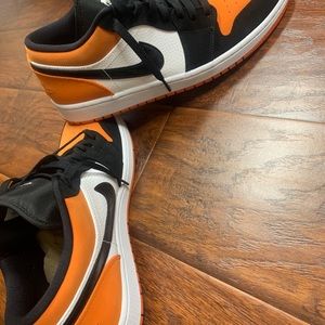 Jordan 1 low Shattered Backboard